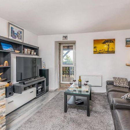 Apartamento Stone House Knez Vrbnik Exterior foto