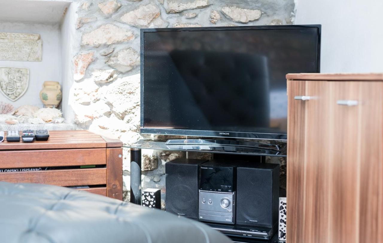 Apartamento Stone House Knez Vrbnik Exterior foto