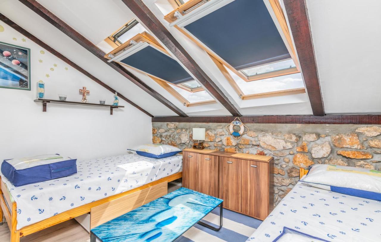Apartamento Stone House Knez Vrbnik Exterior foto