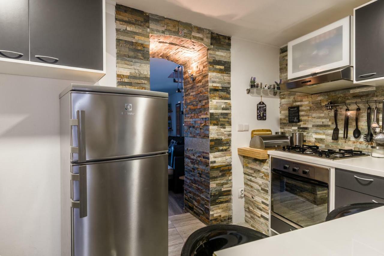 Apartamento Stone House Knez Vrbnik Exterior foto